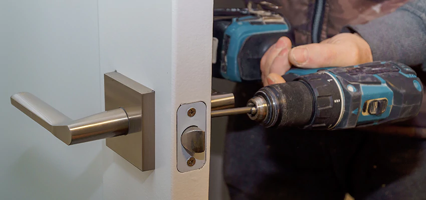 Broken Door Handle Lock Repair in Willows, California